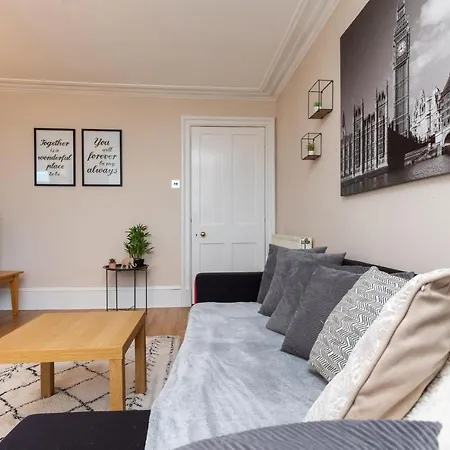Modern Aberdeen City Apartment Free Parking Exterior photo