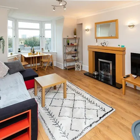 Modern Aberdeen City Apartment Free Parking Exterior photo