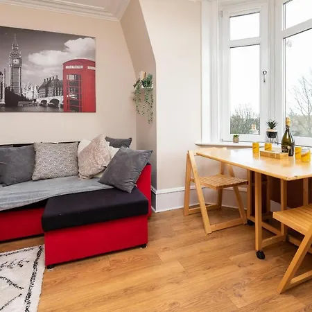 Modern Aberdeen City Apartment Free Parking Exterior photo